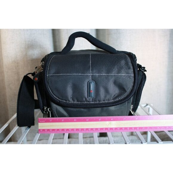 Foray Padded Shoulder Bag - Picture 2 of 9